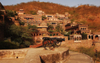 Le Neemrana Fort-Palace