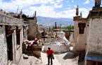 Visite du Gompa monastère